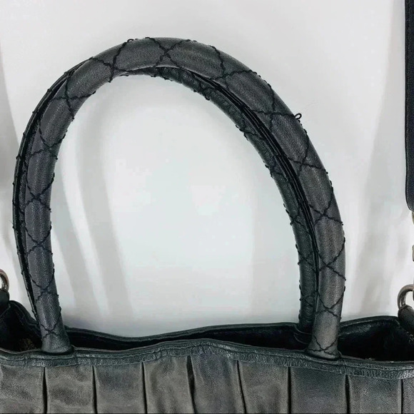 Mo & Co Leather satchel with pleated gills - Picture 2 of 14